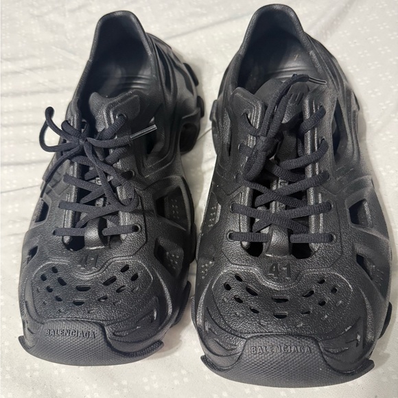 Balenciaga Black Sneakers Lightweight Mesh Design - Picture 1 of 3